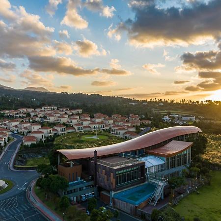 Camphortree Hotel And Resort Чечжу Екстер'єр фото