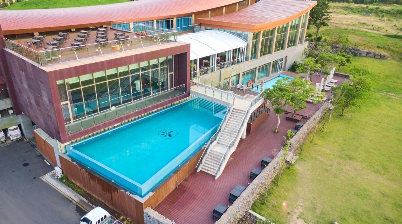 Camphortree Hotel And Resort Чечжу Екстер'єр фото