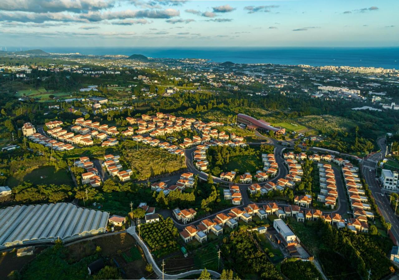 Camphortree Hotel And Resort Чечжу Екстер'єр фото