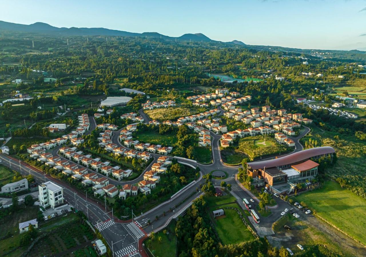 Camphortree Hotel And Resort Чечжу Екстер'єр фото