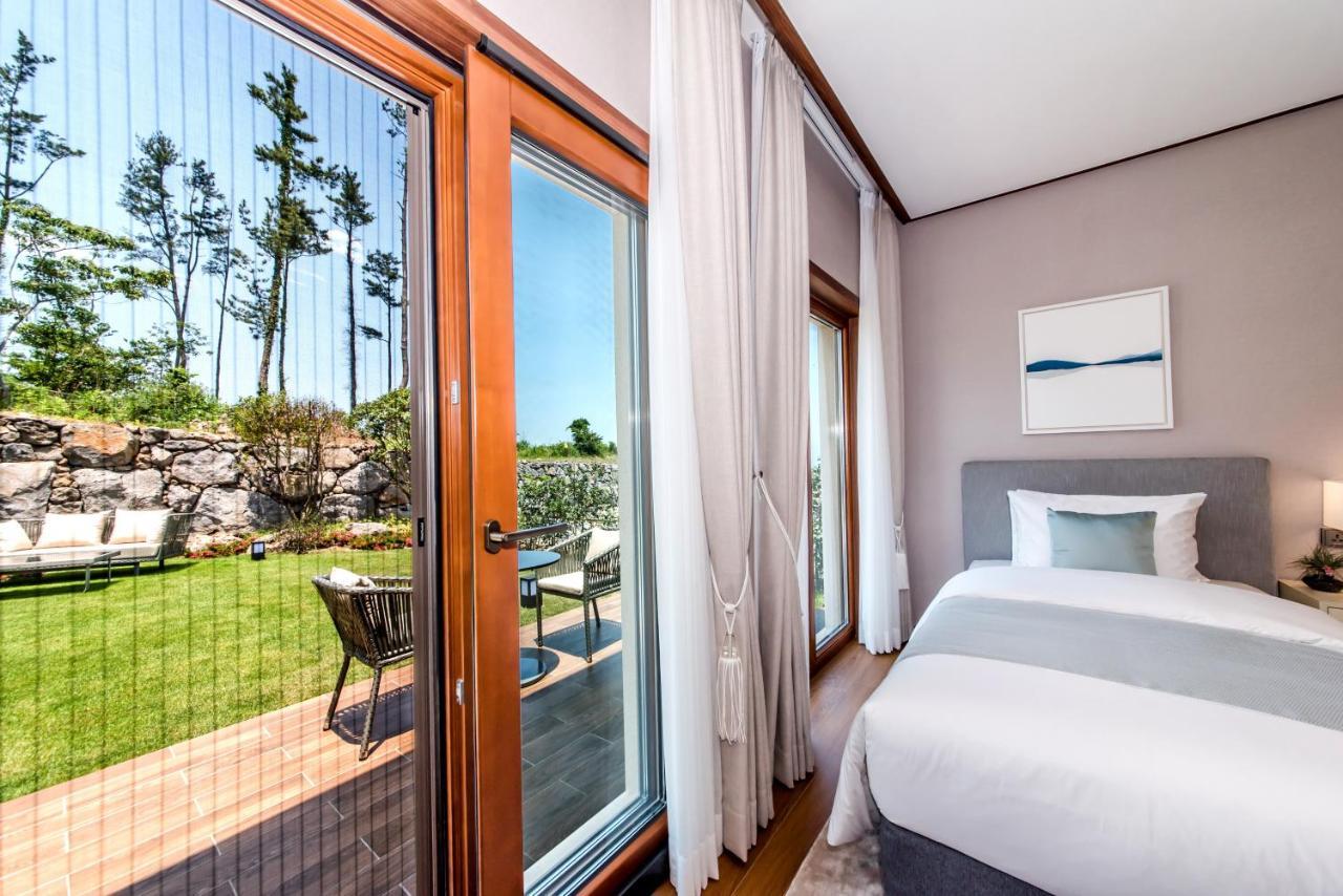Camphortree Hotel And Resort Чечжу Екстер'єр фото